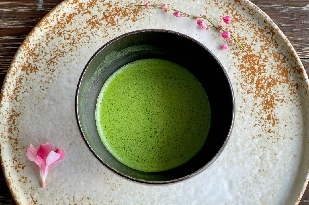 Băutura de dimineață bogată în antioxidanți. Mai sănătoasă decât cafeaua și ceaiul de ghimbir