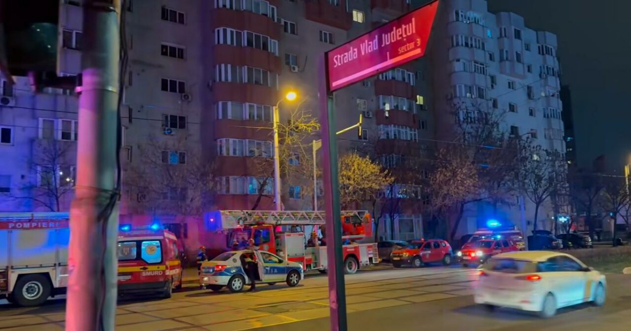 Incendiu puternic într-un bloc de pe Calea Vitan din București. O persoană a murit, iar alte 13 au fost evacuate