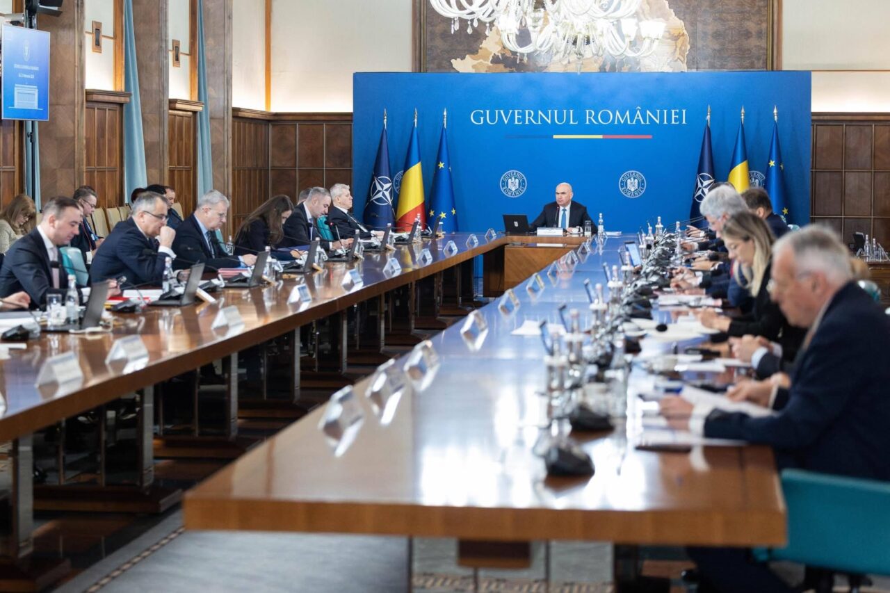 Miniștrii PSD sosesc la guvern ca să-și depună demisiile