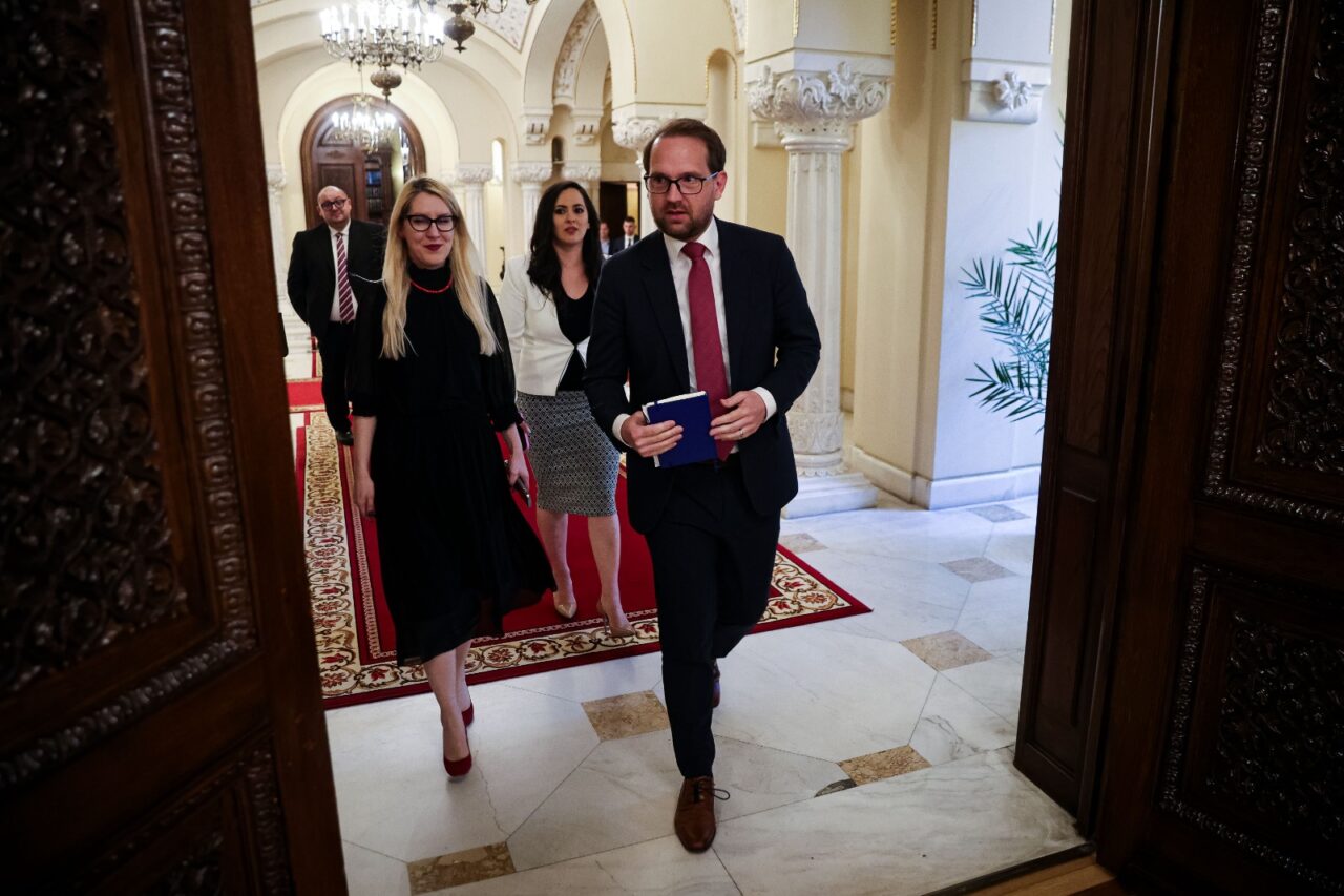 Dominic Fritz, înainte de consultările de la Cotroceni: „E cel mai prost moment pentru jocuri politice”. Miza de 16 miliarde de euro care este în joc