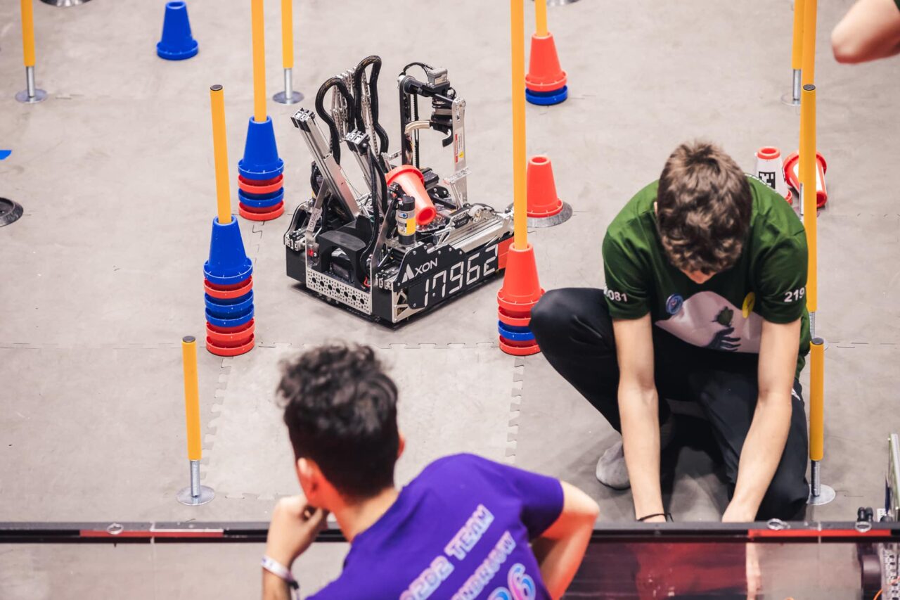 Elevi calificați la o competiție internațională de robotică din SUA, respinși la înscrierea la Bac. Explicația incredibilă a Ministerului Educației