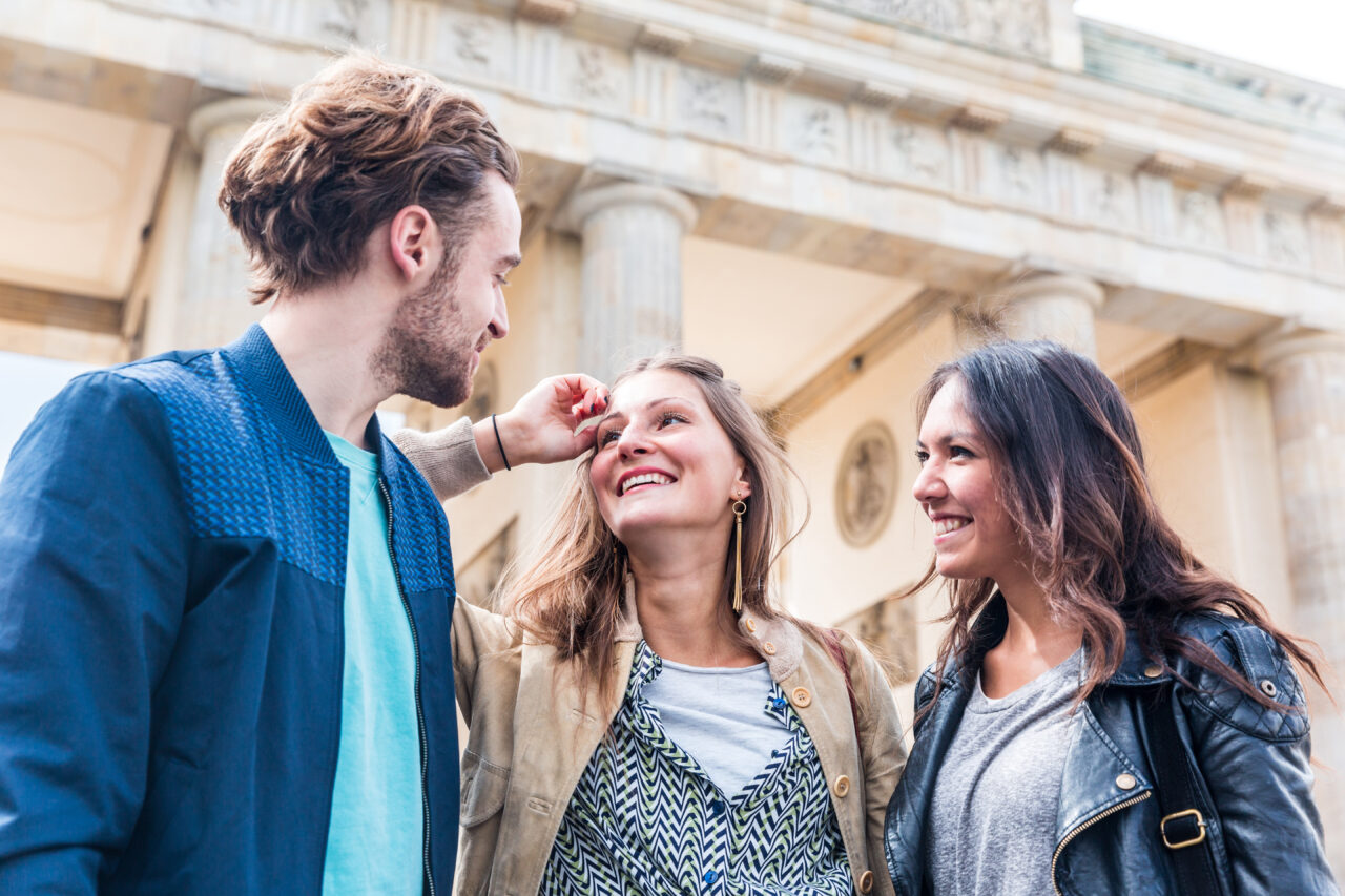 Guvernul caută 200 de studenți și elevi pentru internship la Palatul Victoria. Cu cât vor fi remunerați