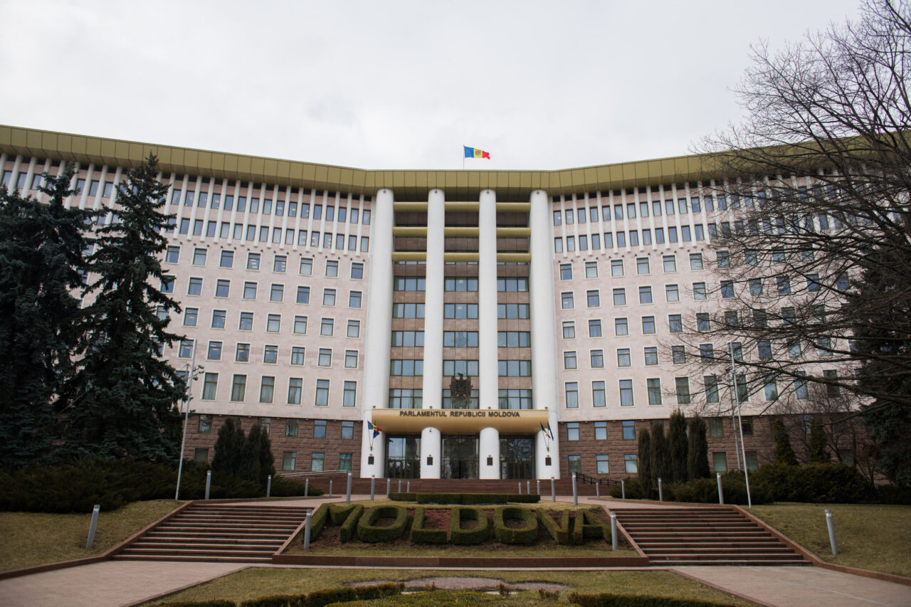 Republica Moldova iese oficial din comunitatea fostelor state URSS (CSI). Parlamentul a dat votul final