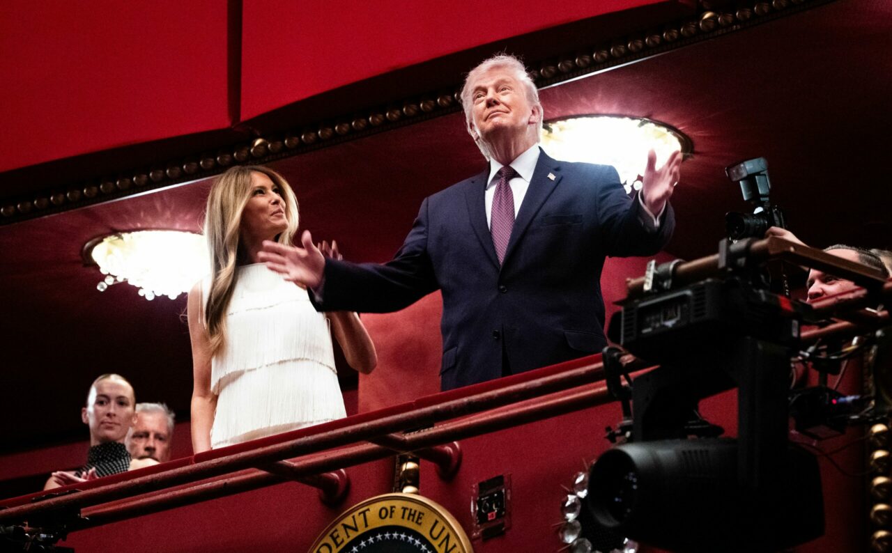 Ce măsuri „extreme“ a luat Trump pentru a se asiguara că va fi aclamat la Kennedy Center. Președintele a participat la premiera „Chicago”