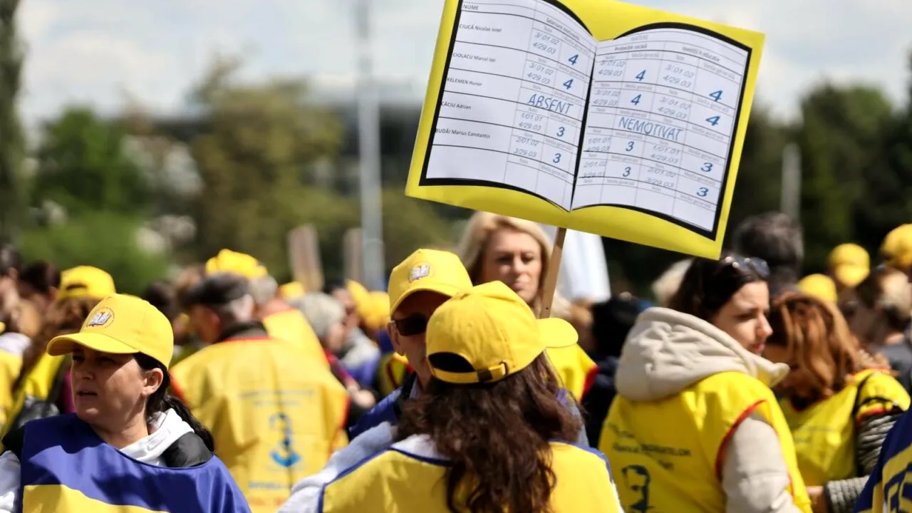 Sindicatele din Educație amenință cu proteste, noua lege a salarizării stârnește revoltă: ”Președintele Nicușor Dan alege tăcerea complice”
