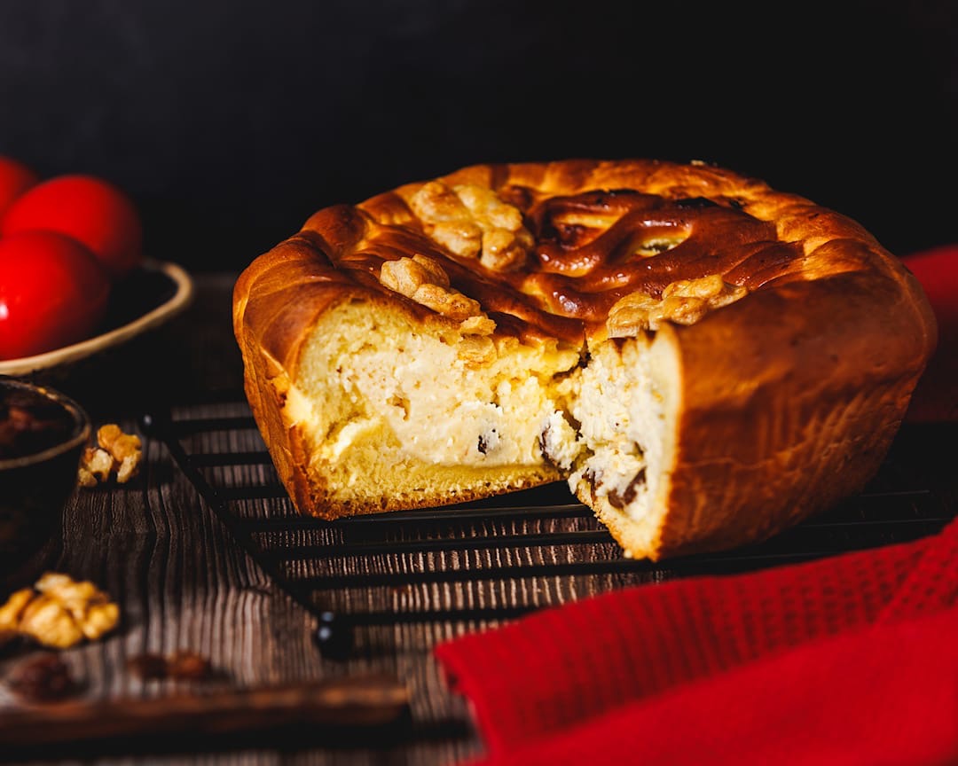 Cea mai bună rețetă de pască cu brânză și stafide: Secretul bunicii pentru un aluat pufos