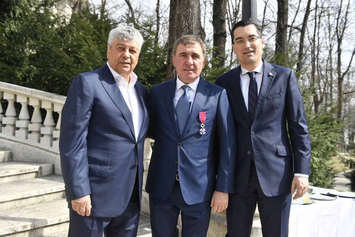 Gheorghe Hagi și Ionuț Lucescu, printre primi veniți la Arena Națională pentru a-și lua „Adio” de la Mircea Lucescu