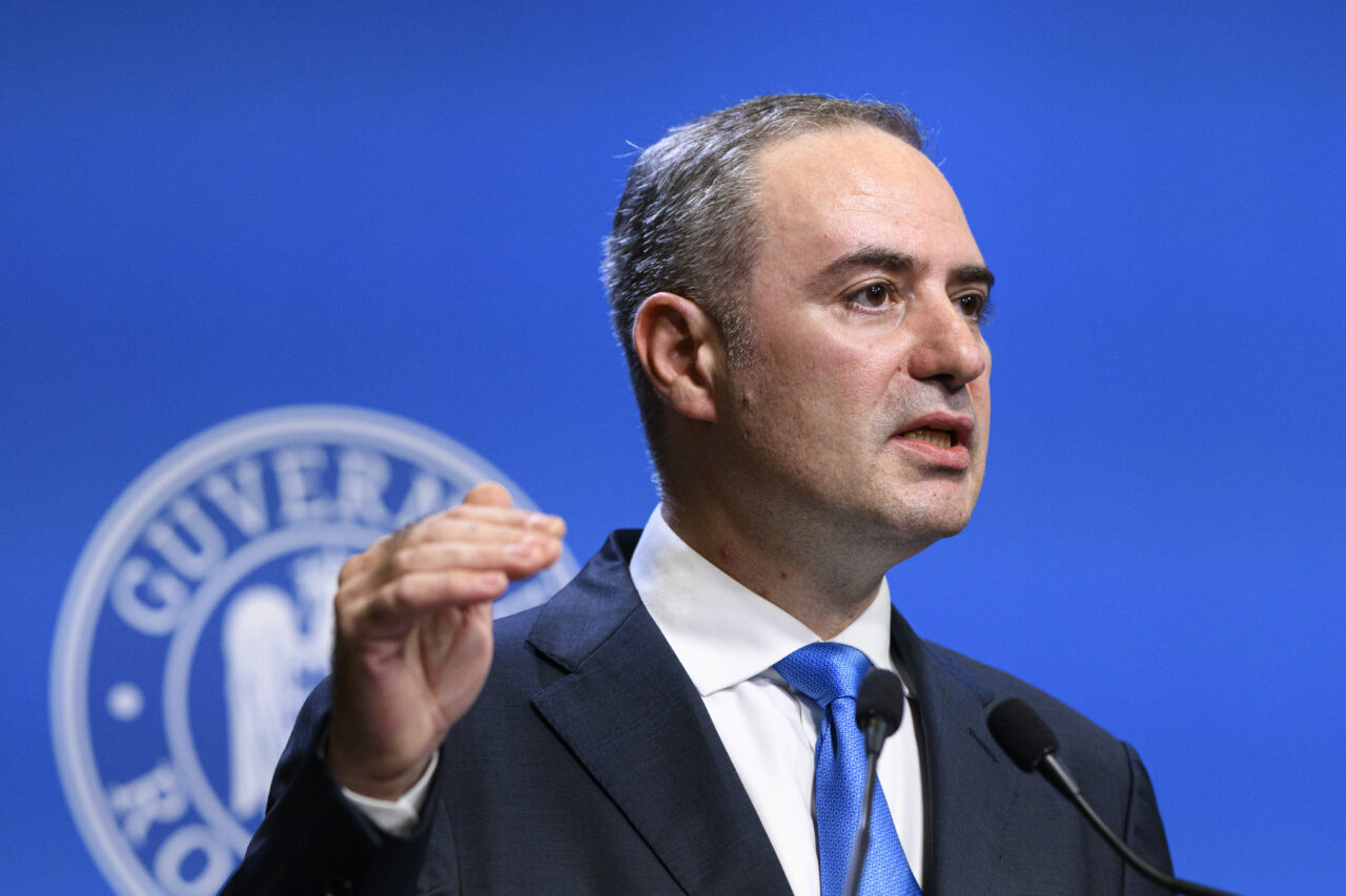 Nazare: Dobânda la care se împrumută România pe 10 ani a urcat rapid la 7,3% în ultimele zile, de la aproximativ 6,7% la jumătatea lunii aprilie