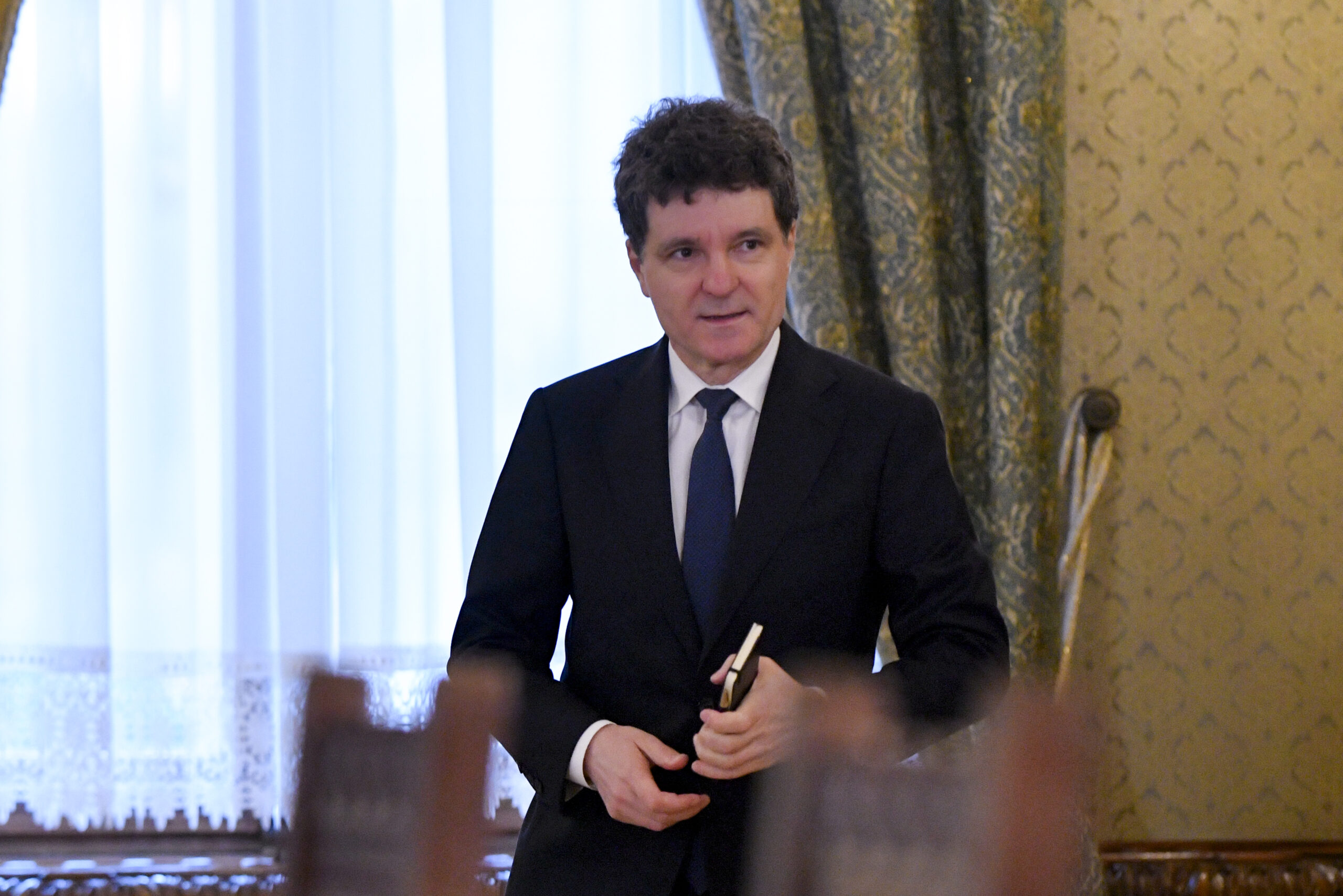 Nicușor Dan, mesaj de Ziua Veteranilor de Război În aceste vremuri tulburi, trebuie să fim mai uniți și mai hotărâți