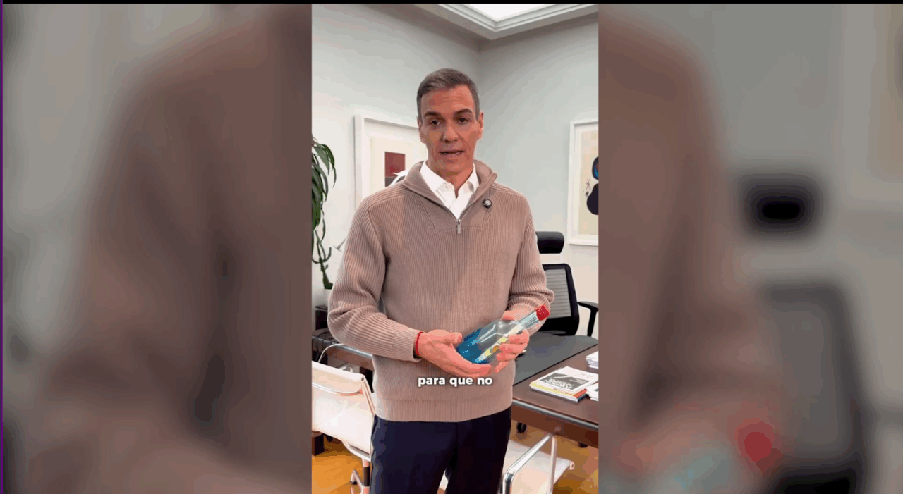 Motivul pentru care premierul Spaniei păstrează o sticlă goală în biroul său: „Este un cadou simbolic”