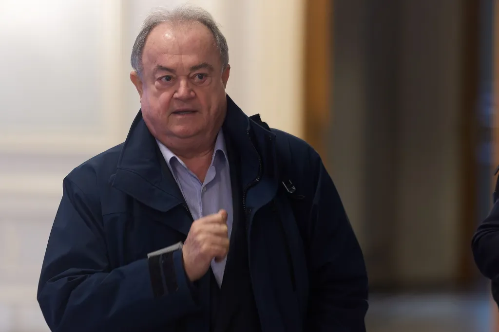 Scene de scandal în Parlament. Vasile Blaga, la Senat, derapaj cu microfonul deschis: „Ai b… p… acuma”