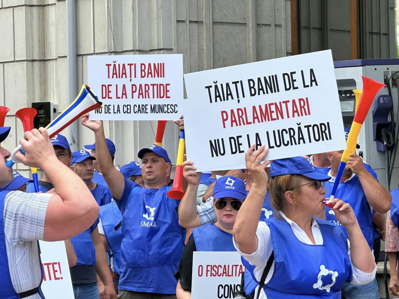 Angajaţii de la Apele Române încep protestele. Ce revendicări au