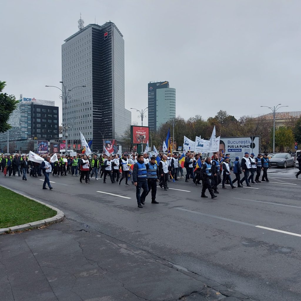 Protest în fața Guvernului la ora 10:30. Sindicaliștii din CFR și Poliție ies în stradă pentru a-și cere drepturile