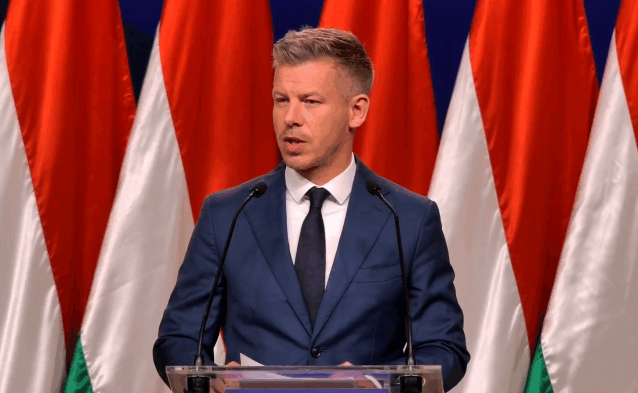 Peter Magyar ține prima sa conferință de presă de când rivalul său, Viktor Orbán, și-a recunoscut înfrângerea