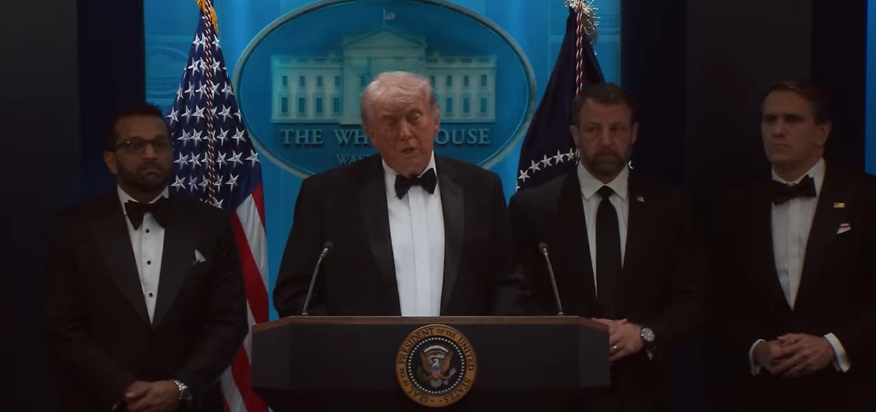 Trump, primele declarații după atacul armat: „Nu mă va descuraja să câștig războiul din Iran”