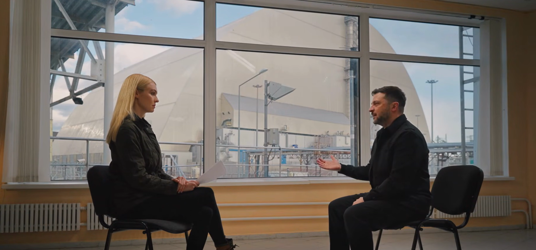 Zelenski spune, într-un interviu, că Rusia nu va câștiga războiul, dar relaxarea sancțiunilor și criza din Orientul Mijociu o ajută să-l continue