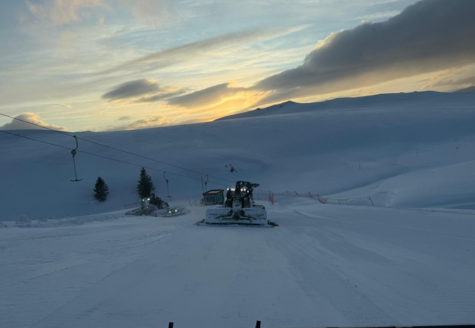 La Sinaia s-ar putea schia și de 1 Mai. Pârtiile rămân deocamdată deschise la cota 2000
