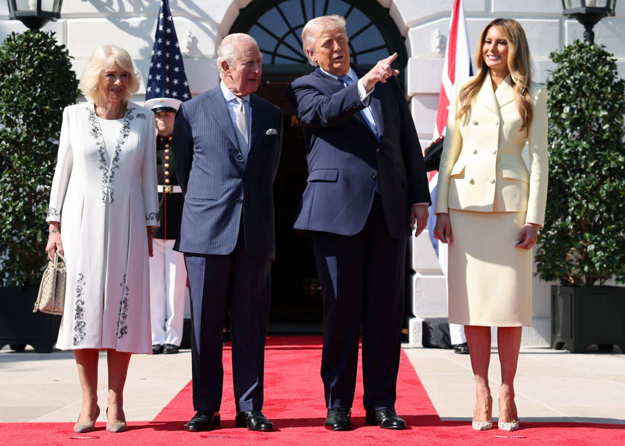 Taina dialogului între Donald Trump și Regele Charles, deslușită de un cititor pe buze. „Va distruge populația”