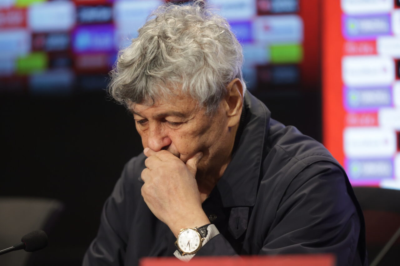 Dinamo tipărește un volum cu MESAJE despre Mircea Lucescu