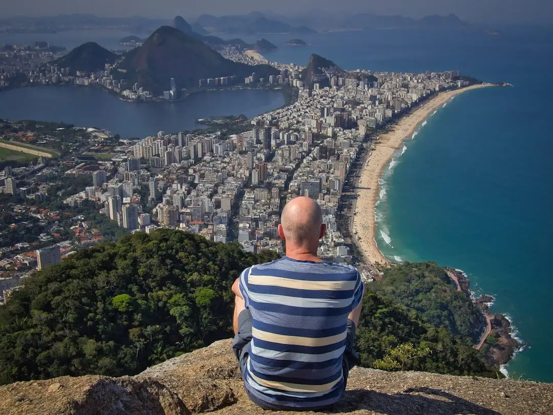 Moment de groază în Rio de Janeiro. 200 de turiști au rămas blocați pe munte după un schimb de focuri între poliție și traficanții de droguri