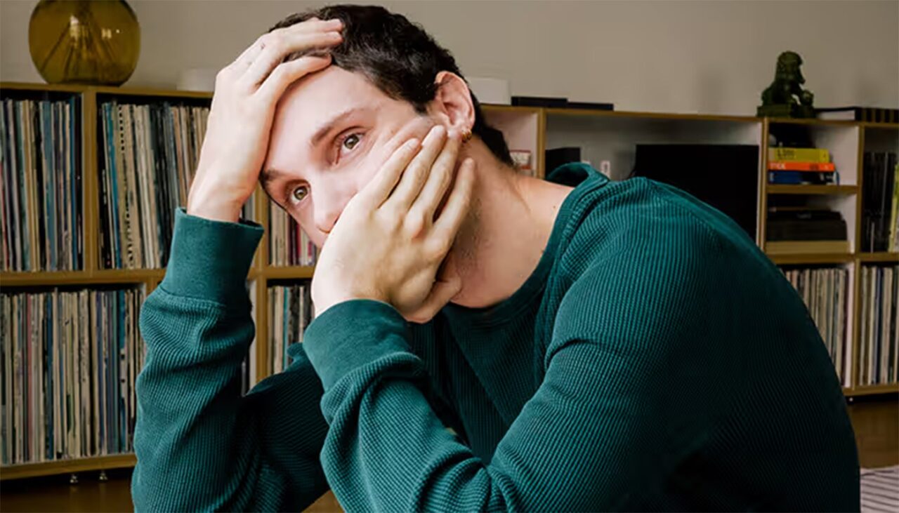 Psihologii spun să oamenii care folosesc aceste 5 cuvinte în mesaje suferă de un grad ridicat de anxietate