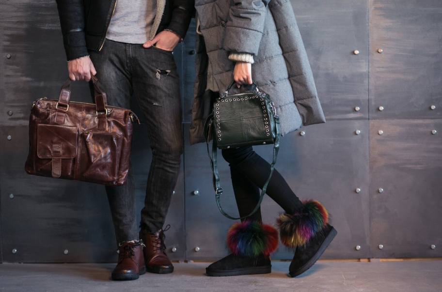 (P) Cum să îți întreții gențile din piele pentru a le păstra ca noi