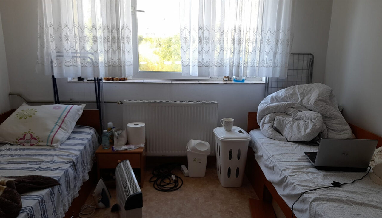Cât te costă să îți ții copilul la facultate 4 ani, în București, Cluj-Napoca, Brașov, Iași sau Timișoara. Am făcut calculul complet
