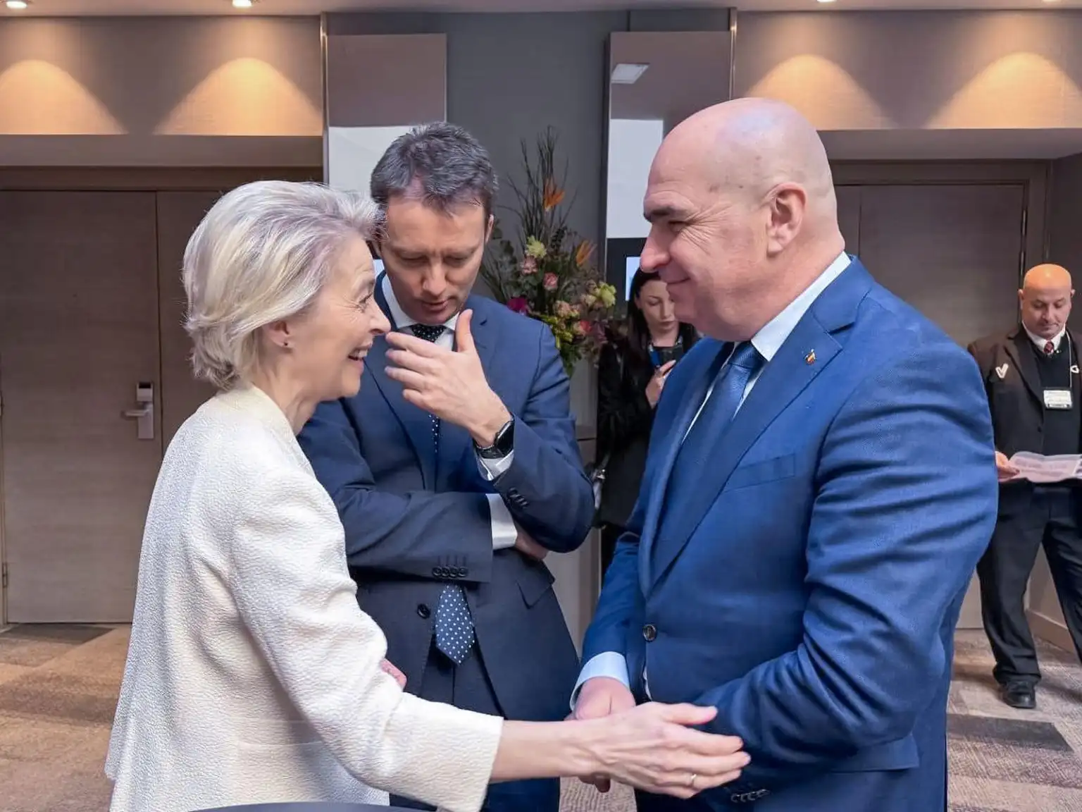 Guvernul aprobă semnarea acordului de împrumut SAFE