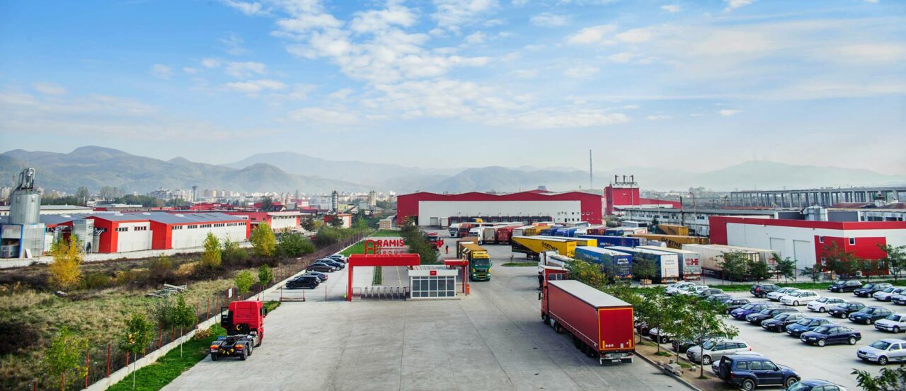 Tăieri salariale la cel mai mare producător de mobilă din România, furnizor exclusiv pentru Ikea. Care este motivul