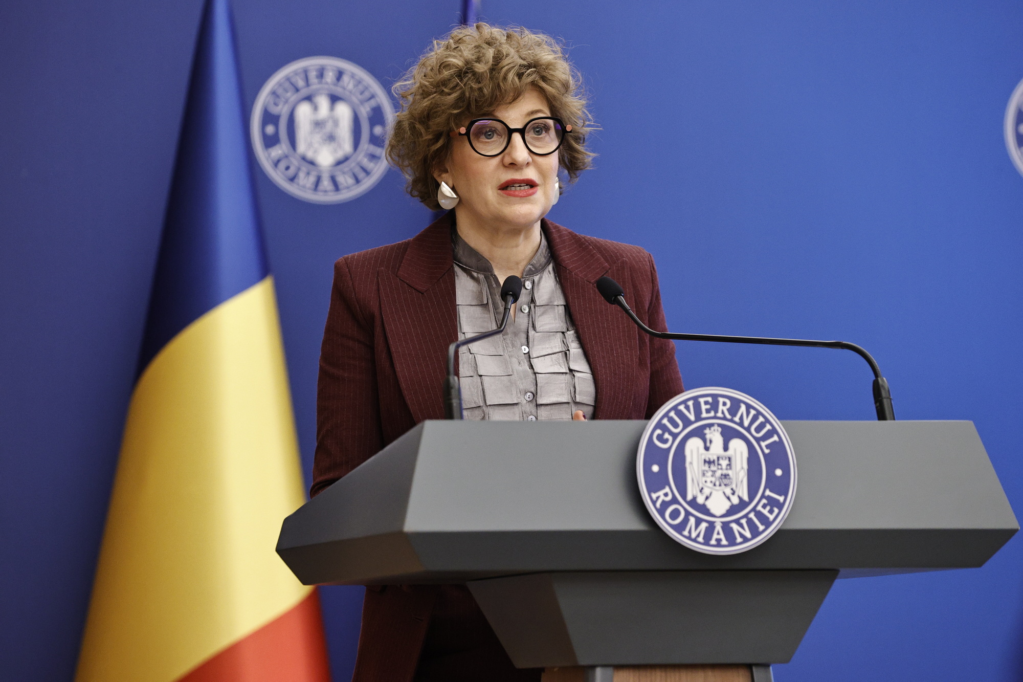 Vicepremierul Oana Gheorghiu face apel public către Parchetul General să ofere consultanță guvernului despre cum să bage oamenii la pușcărie