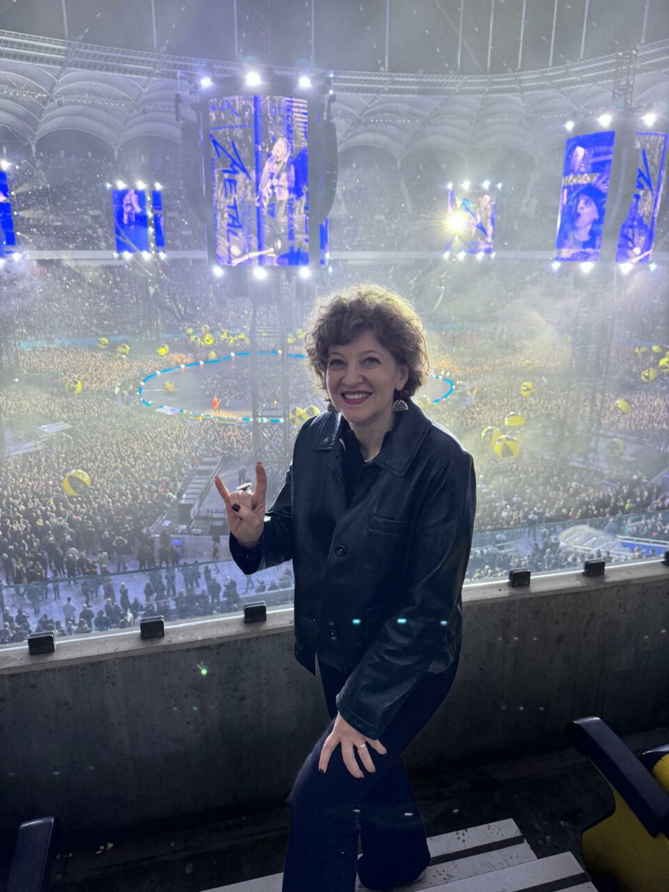 De la concertul Metallica, Oana Gheorghiu se răfuiește cu PSD și insistă că nu a făcut trafic de influență când a trimis mailuri pentru grupul Schwarz