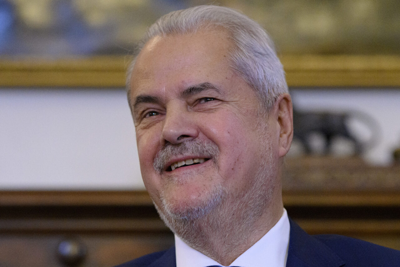 Adrian Năstase, sugestie ironică pentru Eugen Tomac: „La Tra