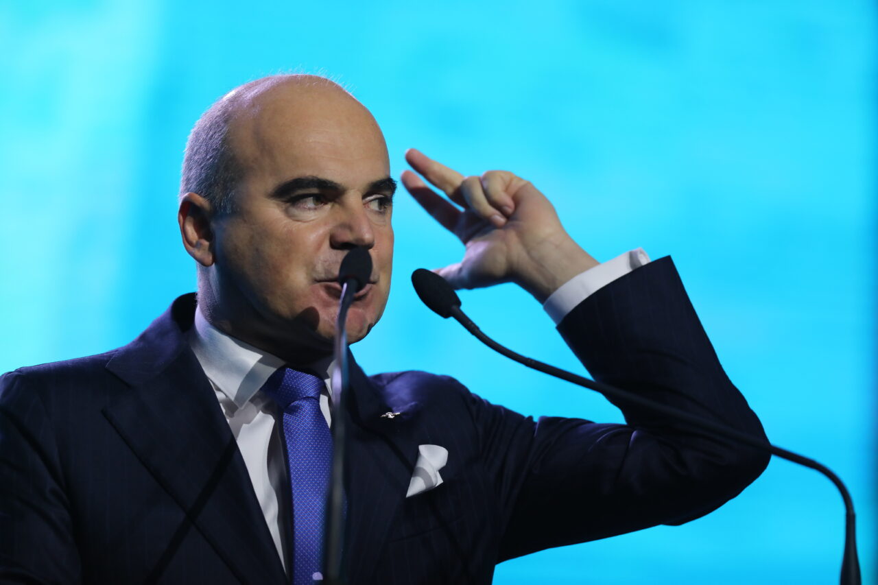 Rareș Bogdan respinge speculațiile despre ruperea PNL: „Nu va pleca nimeni şi nici nu se va scinda partidul”