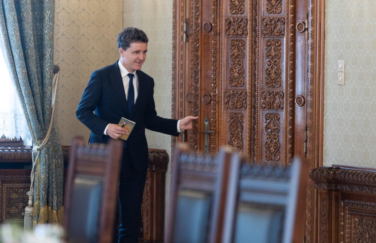 Consultări la Cotroceni: Nicușor Dan începe de astăzi negocierile informale cu liderii partidelor care au fost la guvernare – SURSE