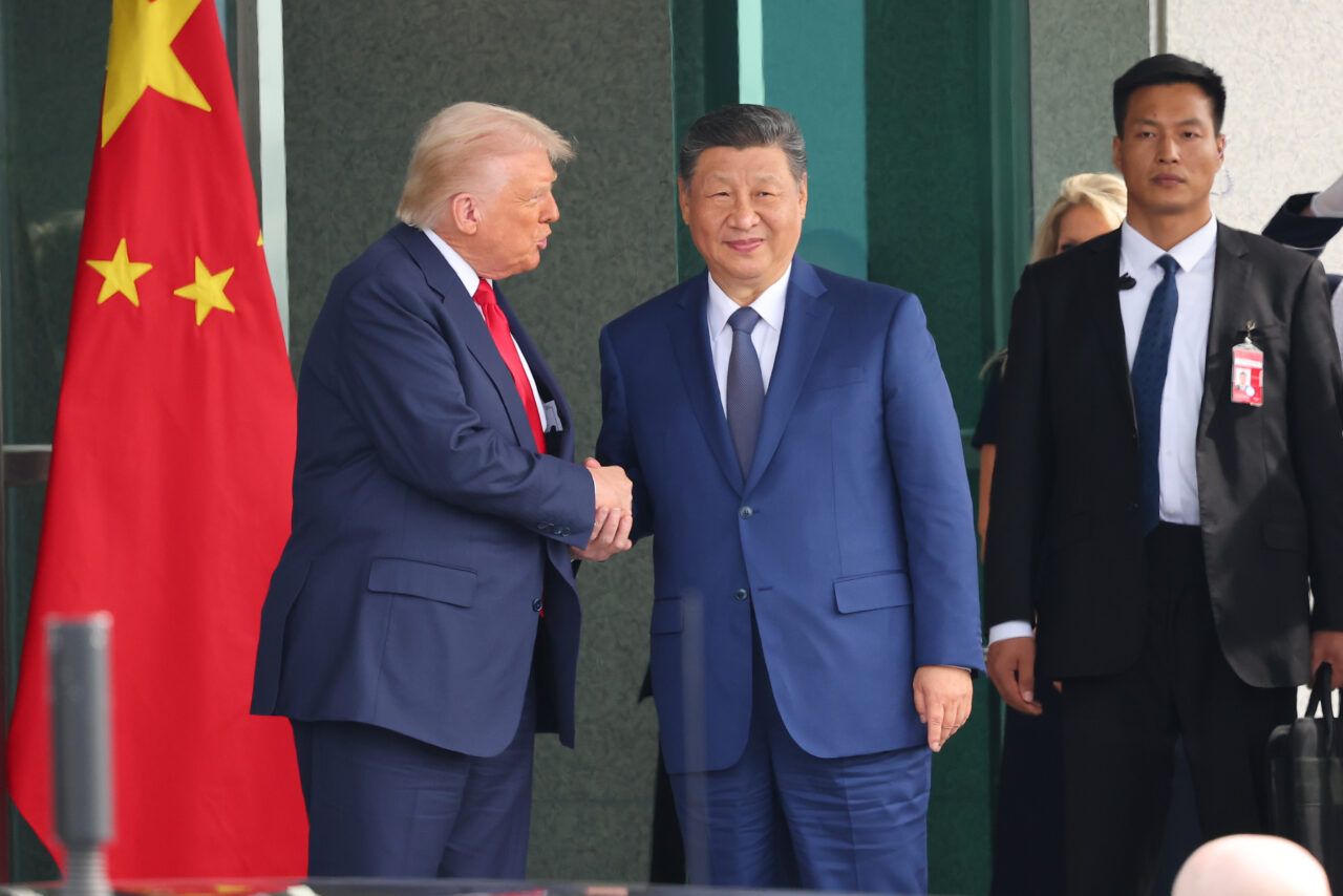 Summit istoric Trump-Xi la Beijing: SUA vor face presiuni pe China în problema iraniană. Pe agendă și taxele vamale, Taiwanul și metalele rare