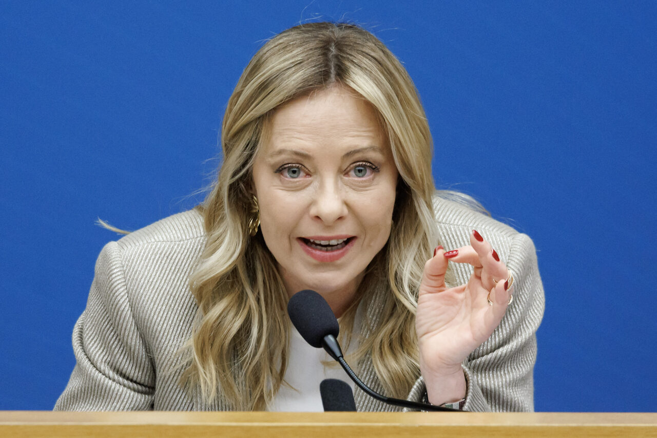 Italia și Azerbaidjan își extind parteneriatul strategic în energie și apărare. Meloni: „Livrările de petrol și gaze din Baku sunt cruciale”