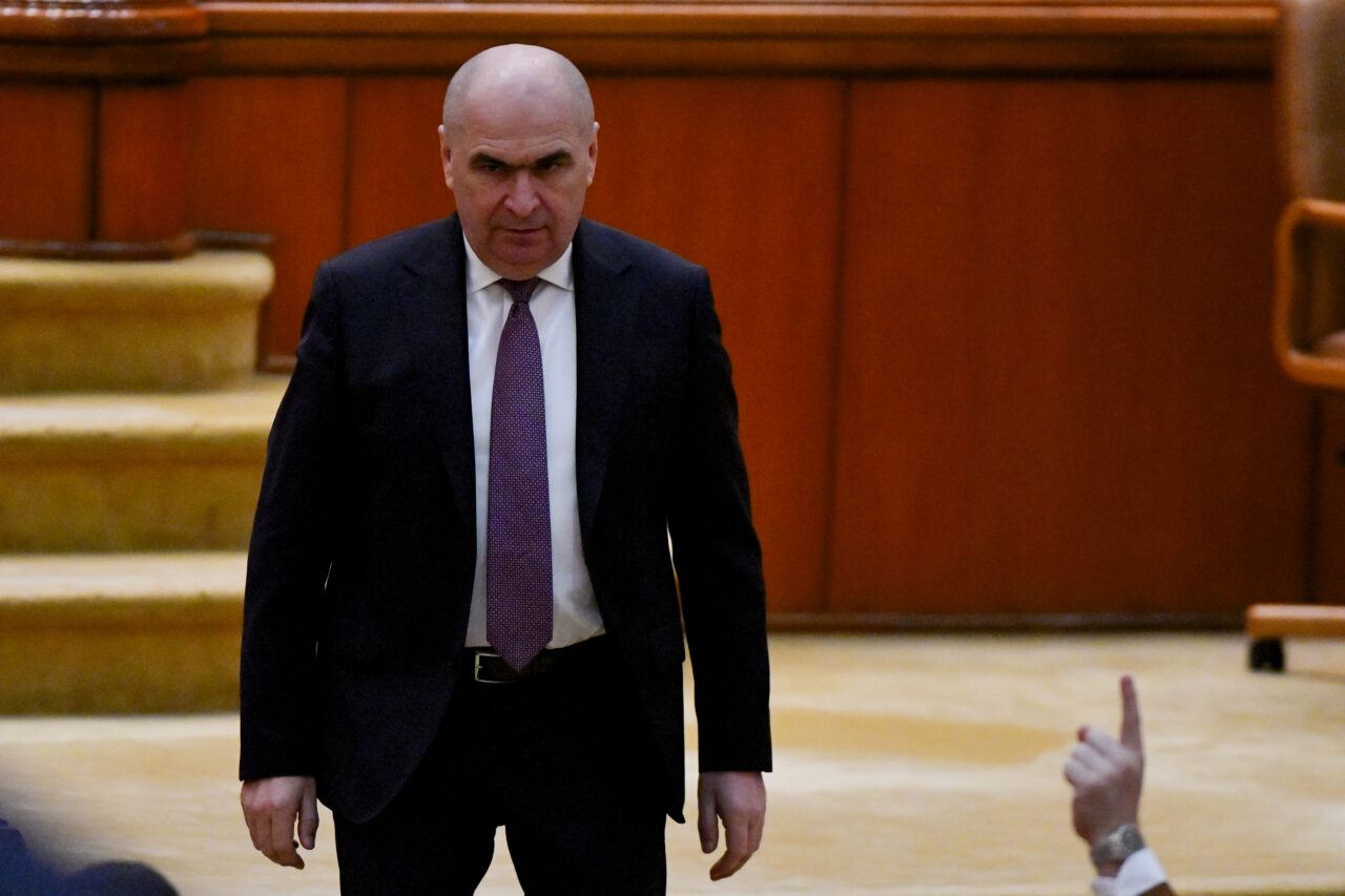Posibil conflict de interese în interiorul Cancelariei lui Ilie Bolojan. Pe cine ar aduce la Guvern premierul demis