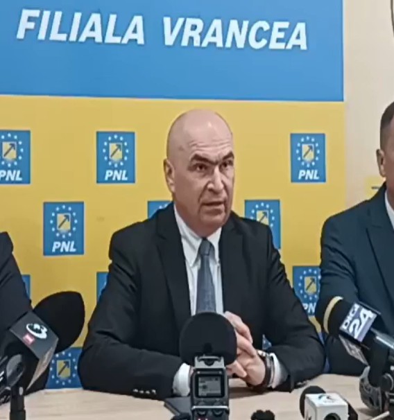 Ilie Bolojan a cedat nervos într-o conferință de presă. S-a răstit la jurnaliști, s-a enervat și în cele din urmă s-a ridicat și a plecat