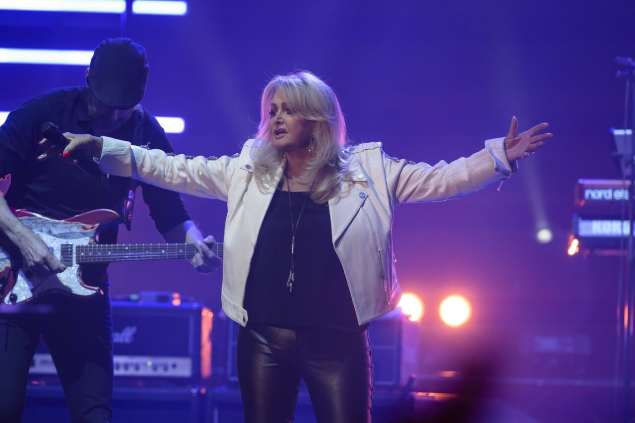 Bonnie Tyler, internată în spital în stare critică. Celebra cântăreață e plasată în comă indusă medical după o intervenție chirurgicală de urgență