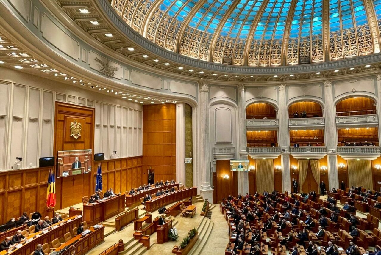După Avocatul Poporului, și Camera Deputaților sesizează CCR în privința Ordonanței de urgență dată de Bolojan după ce a fost demis. CCR are 30 de zile la dispoziție să răspundă