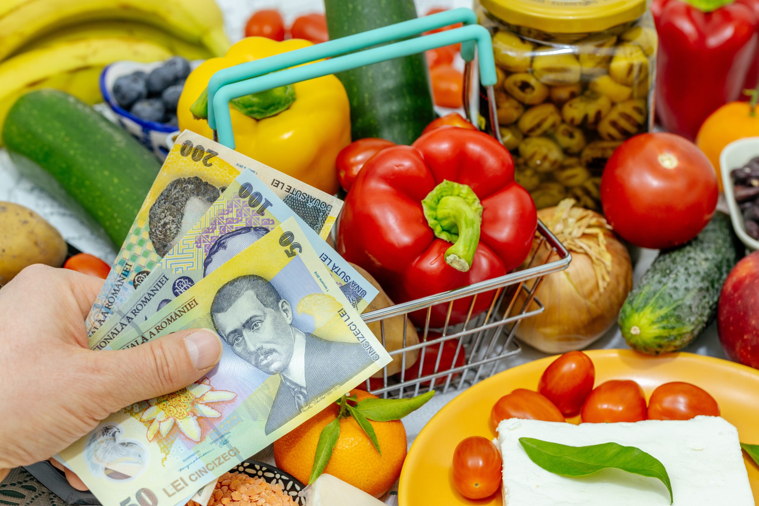 Articolul analizează un bon fiscal din 2007, cu o valoare de 18,54 lei, și compară costul produselor achi… — verdict ADEVĂRAT
