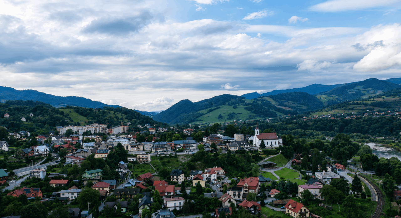 Unde se află cea mai „verde” localitate din Europa. Are doar 5.000 de locuitori / Ce locuri ocupă România într-un cunoscut clasament