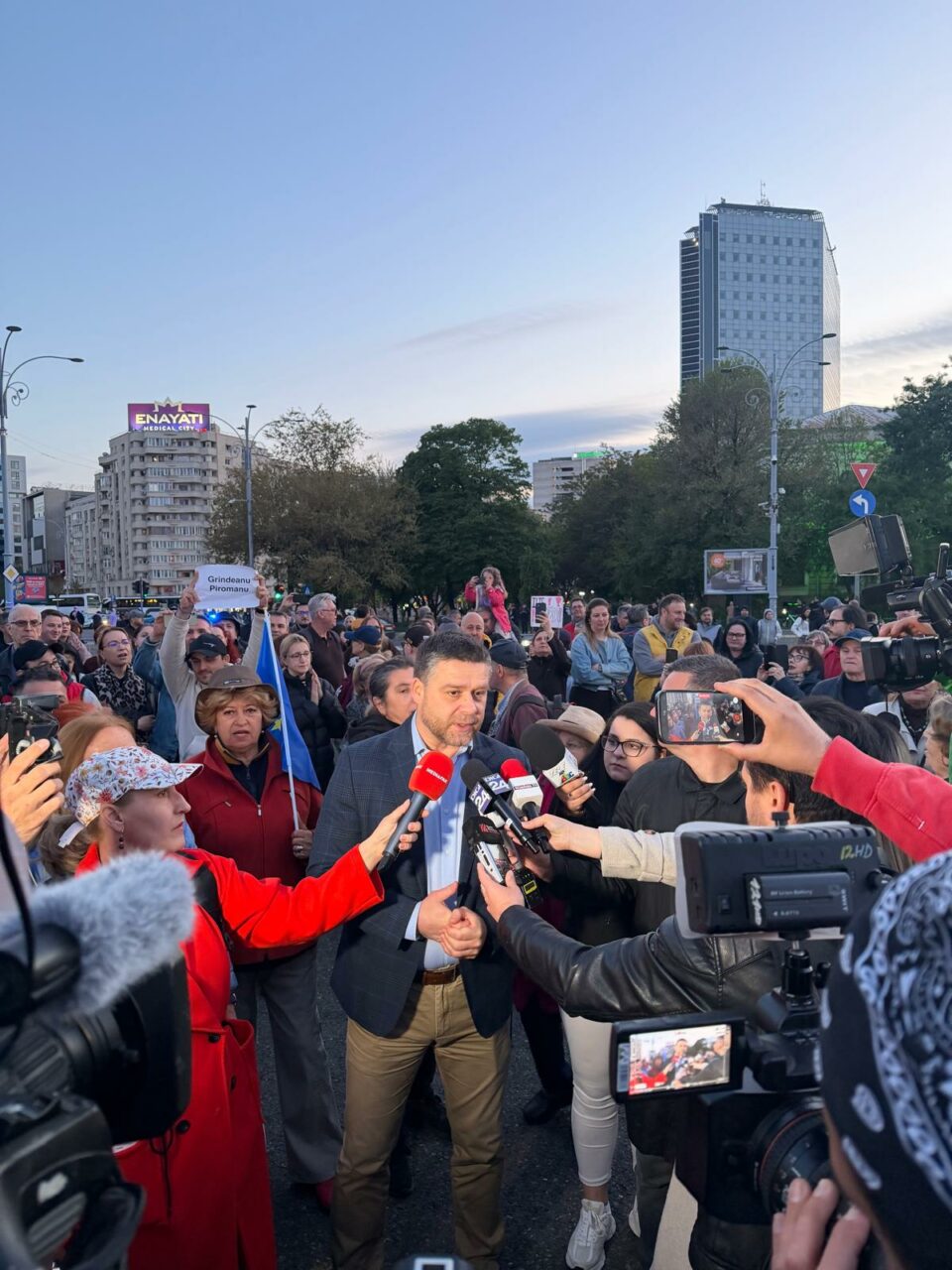 Ciprian Ciucu s-a alăturat manifestației din Piața Victoriei