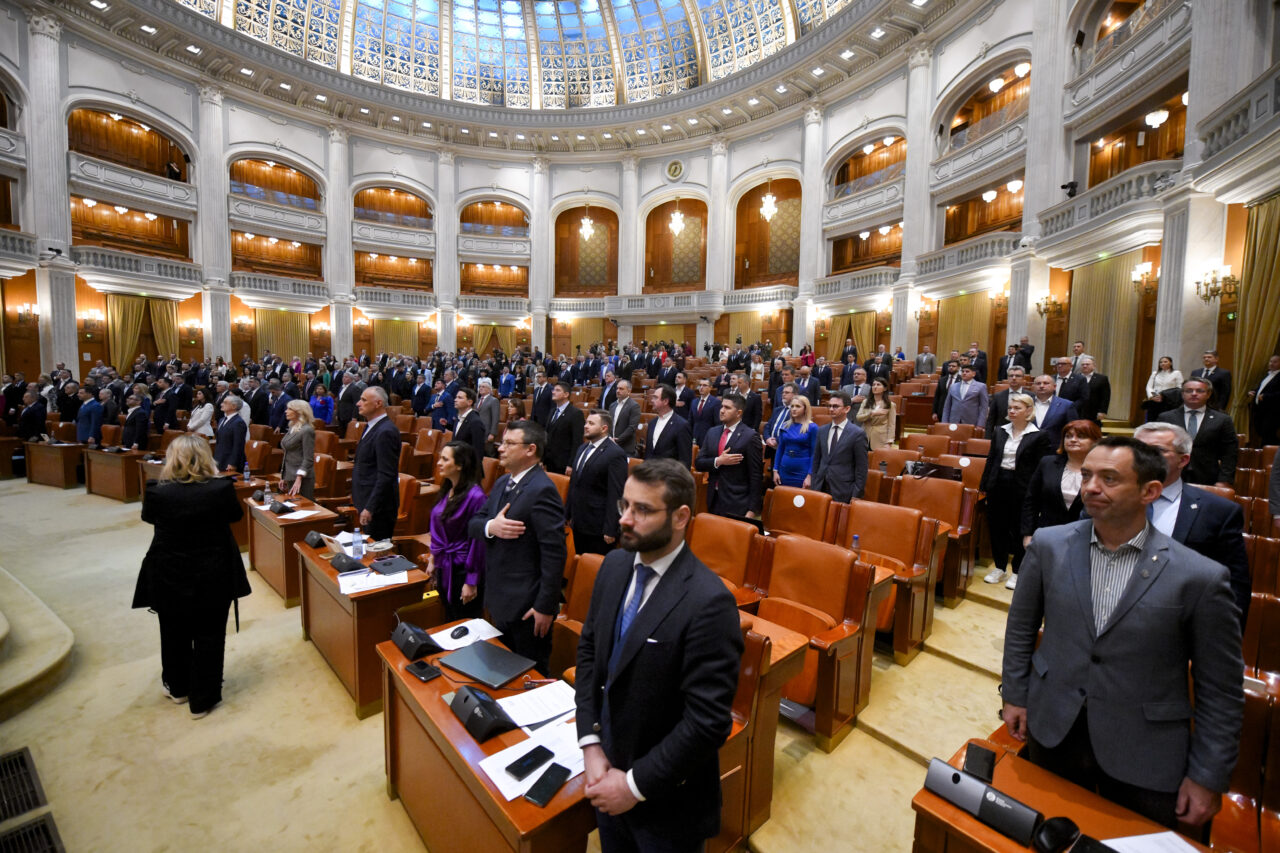 Cu cine ar lua în calcul PSD să formeze o coaliție de guvernare, după dărâmarea Guvernului Bolojan