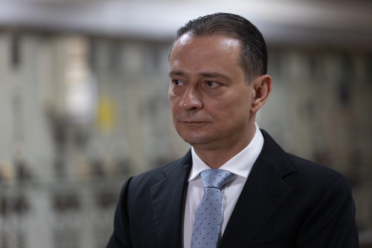 Daniel Băluță: „Lucrurile nu au cum să meargă mai bine când un om se leagă cu lanţuri de scaun şi spune că: dacă voi nu mă vreţi, eu vă vreau”