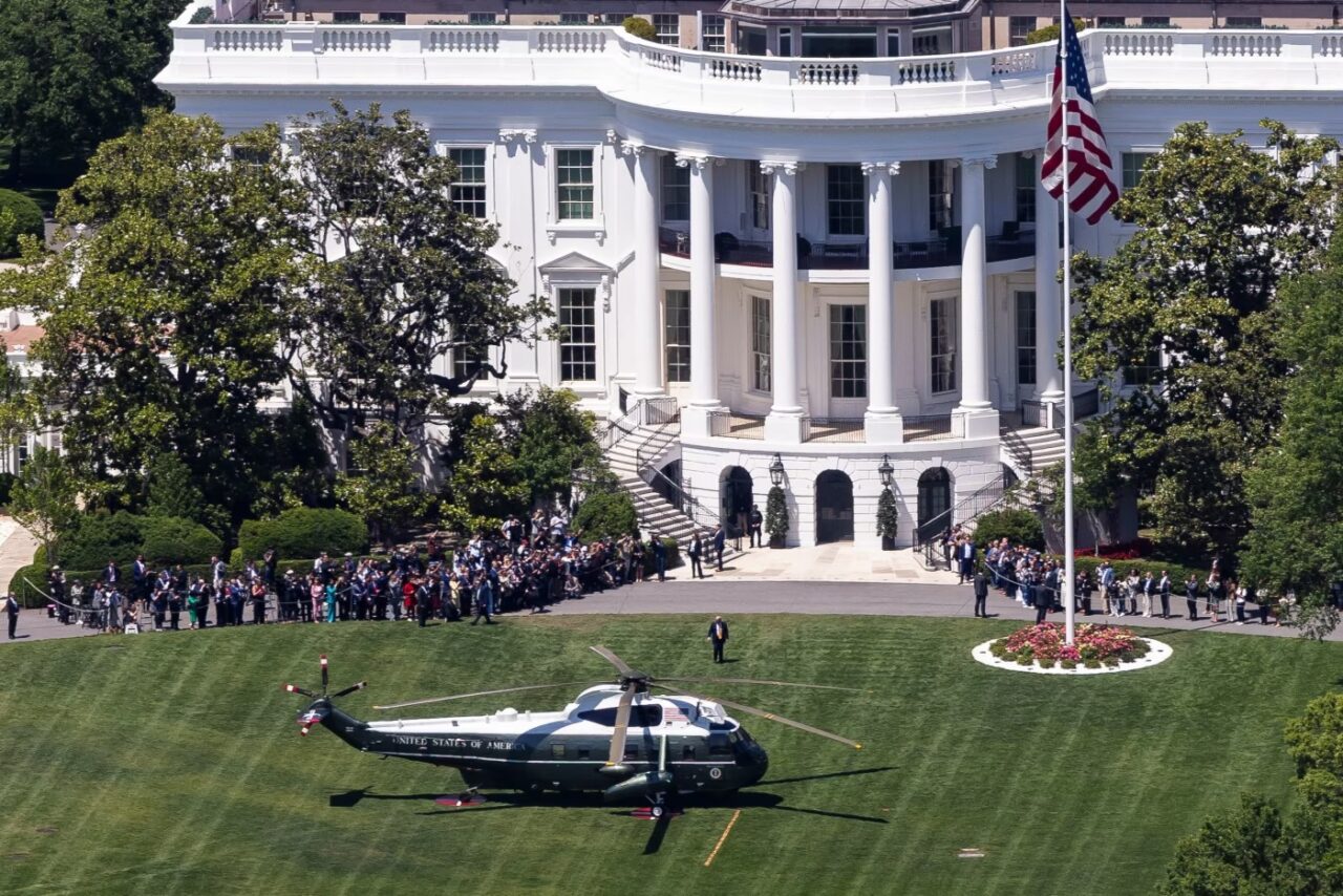Trump merge mai departe cu modernizarea Casei Albe: vrea construirea unui heliport