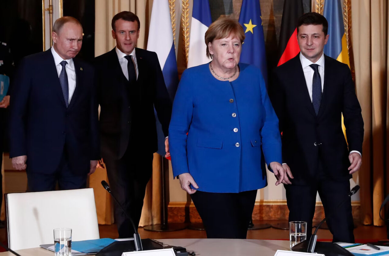 Angela Merkel, un alt candidat pentru rolul de mediator în negocierile dintre Rusia și Ucraina, după ce Schröder a ieșit din peisaj