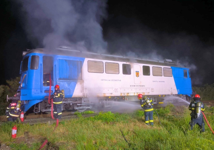 Locomotiva unui tren de pasageri a luat foc, în Bihor. Care a fost cauza incendiului