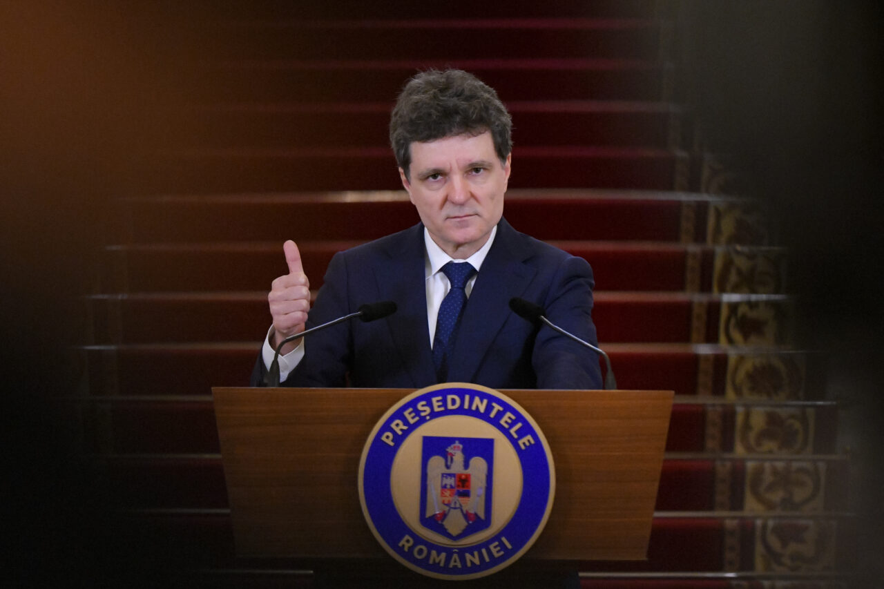 Le Figaro: Nicușor Dan critică strategiile UE și continuă să susțină parteneriatul cu Statele Unite