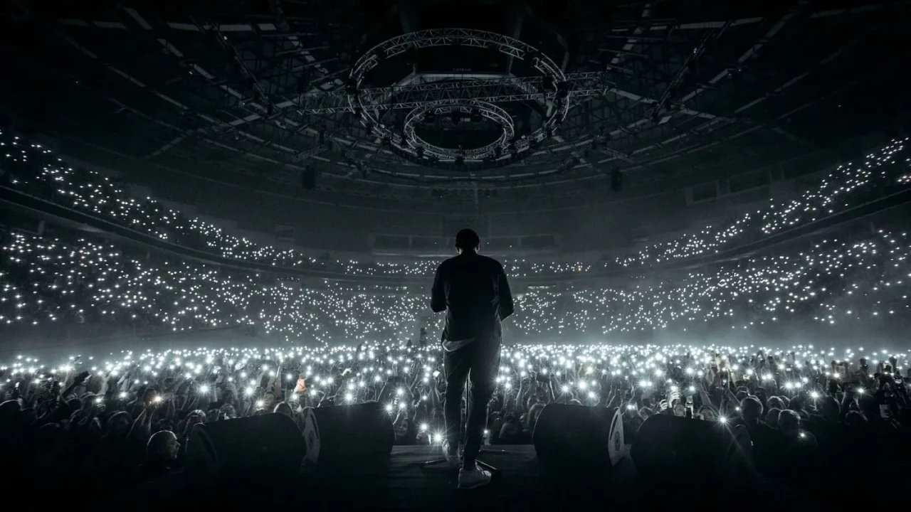 Imagini false distribuite pe internet înainte de concertul lui Max Korzh pe Arena Națională. Jandarmeria Română trage un semnal de alarmă